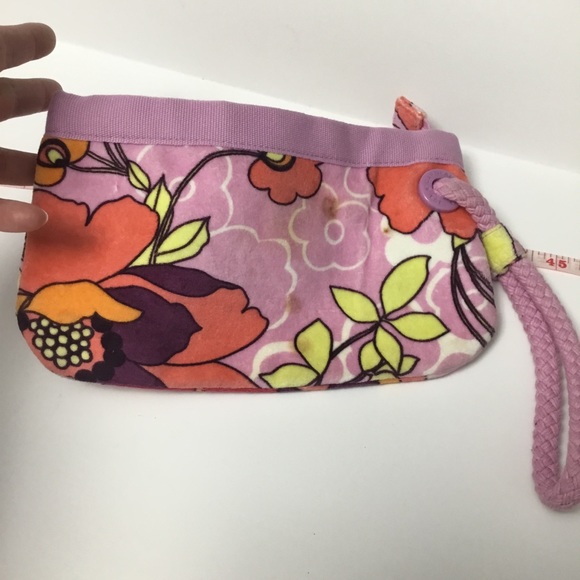 FREE WITH MINIMUM $20 PURCHASE GAP Wristlet / Cosmetics Pouch - Picture 2 of 7